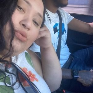 Meet your Posher, Nayelis